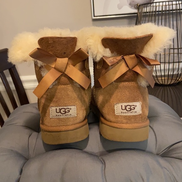 UGG Boots - Picture 4 of 6